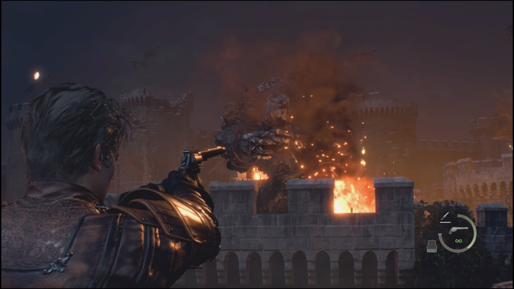 「バイオハザードRE:4」ボーナス武器「ハンドキャノン」で古城の巨人と戦うところ
