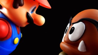 任天堂マリオとクリボーのおもちゃの画像