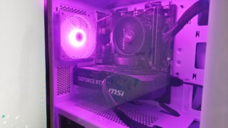 バルカズが購入したゲーミングパソコン「LEVEL θレベルシータ」の電源を入れたところ